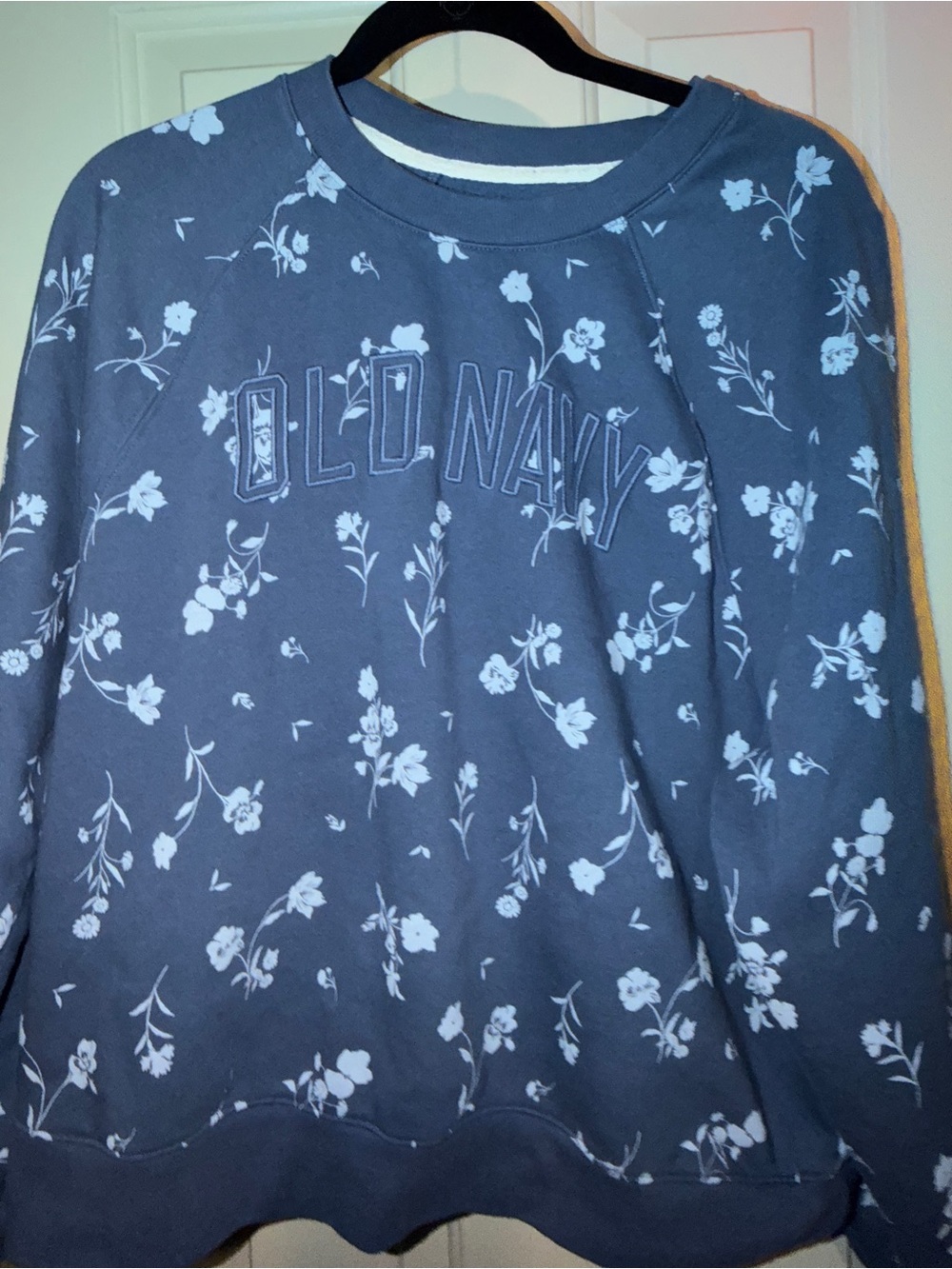 Old Navy womans Blue crew neck sweatshirt